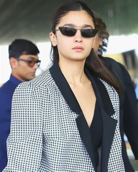 Alia Bhatt’s sunglasses style .